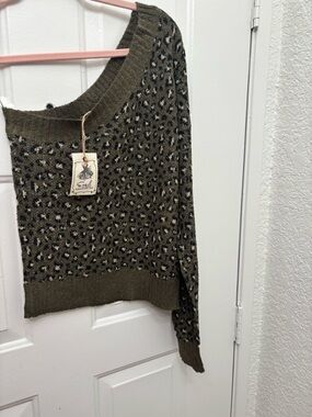 easel Olive Green Leopard-Print Off-the-Shoulder Sweater
